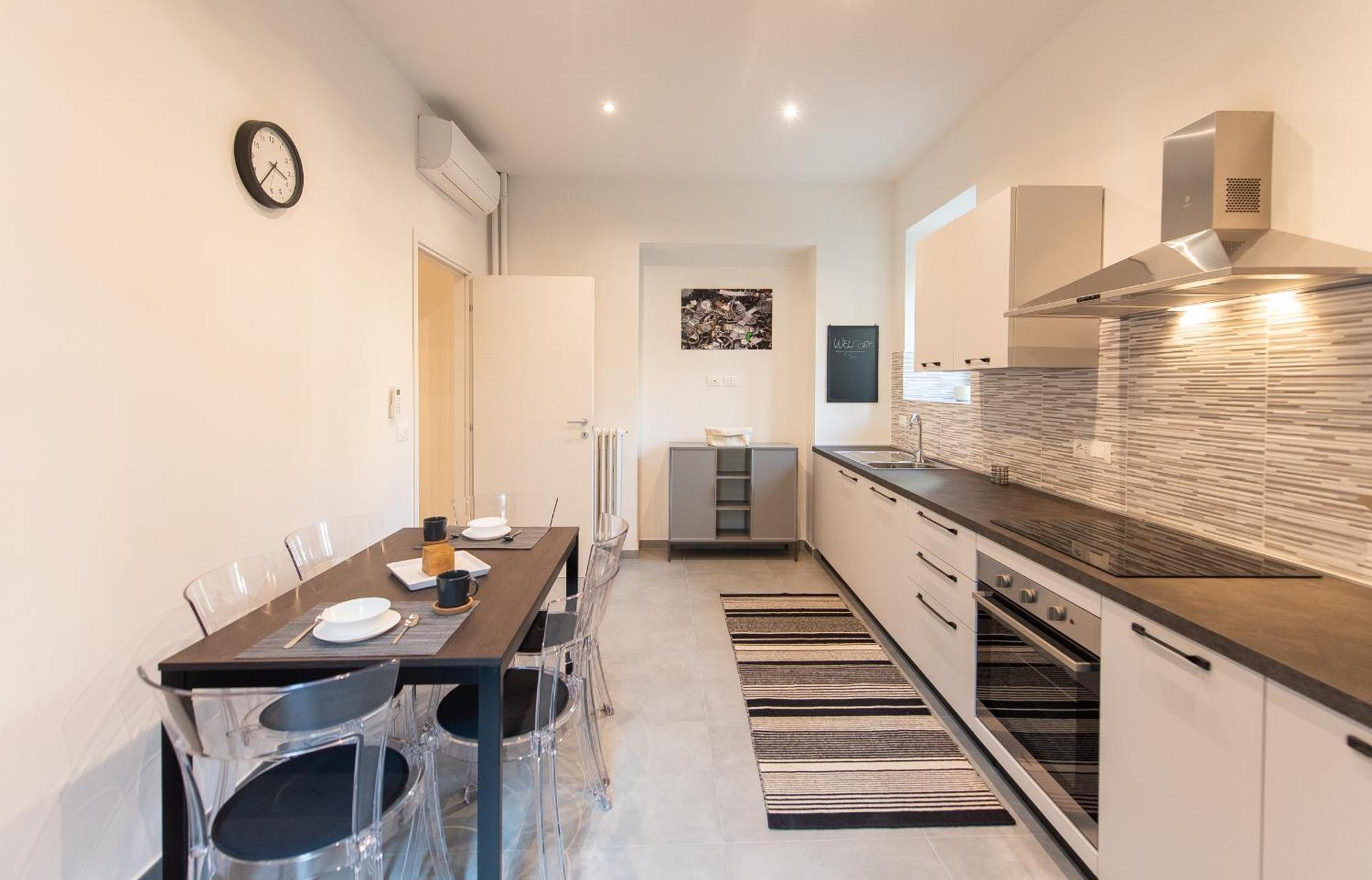 Top Living Apartments - Porta Susa Турин Екстер'єр фото