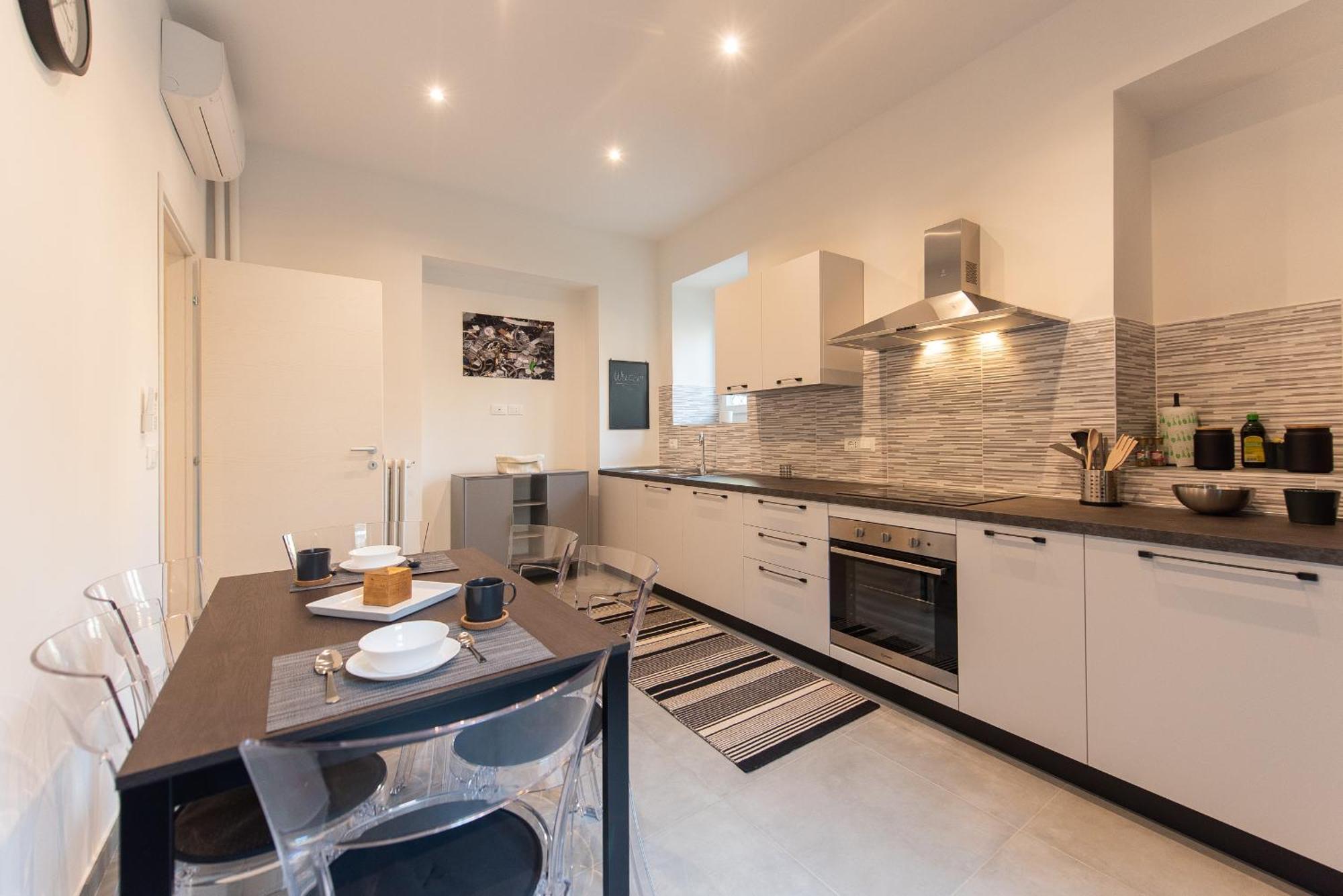 Top Living Apartments - Porta Susa Турин Екстер'єр фото