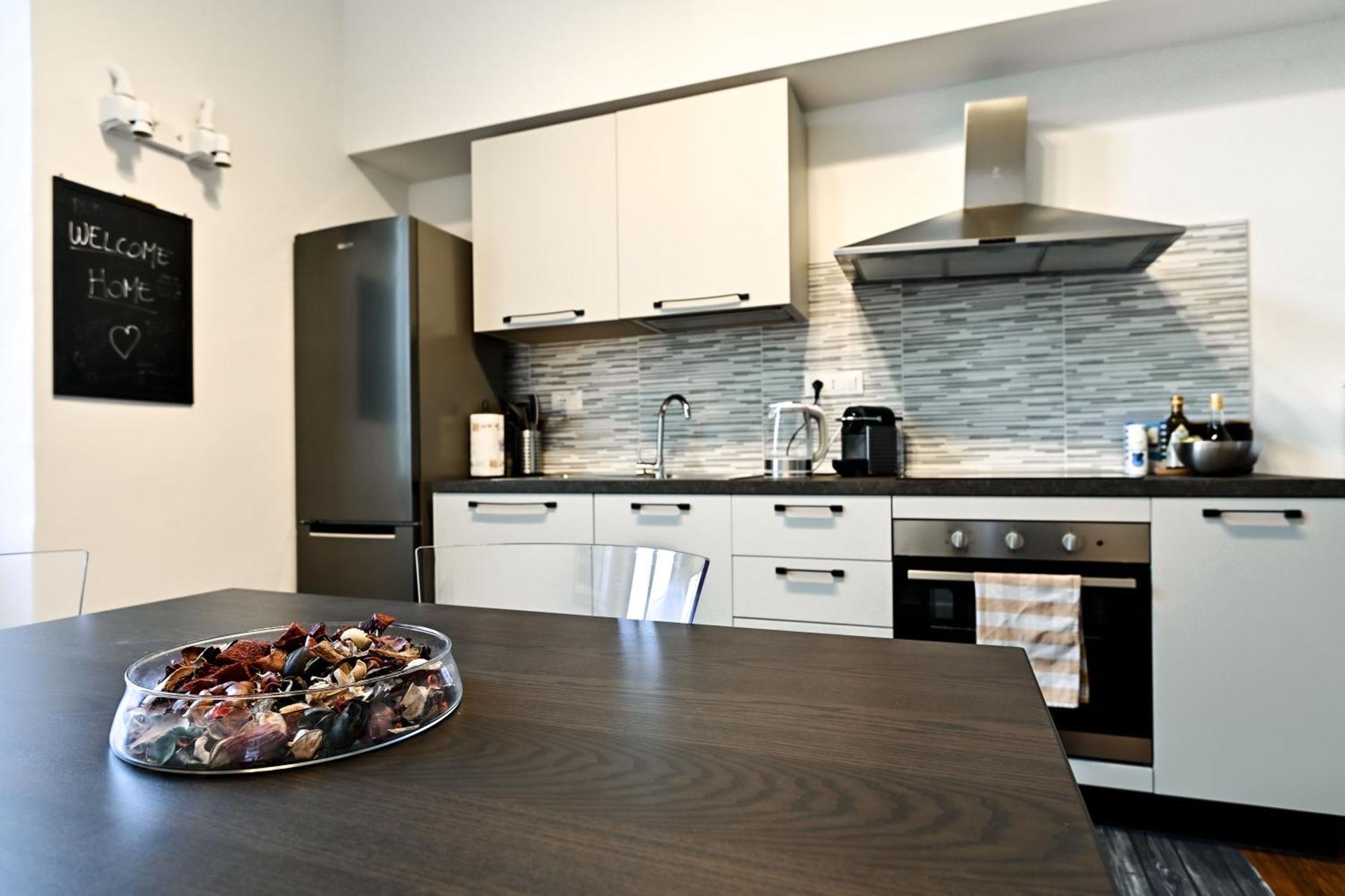 Top Living Apartments - Porta Susa Турин Екстер'єр фото